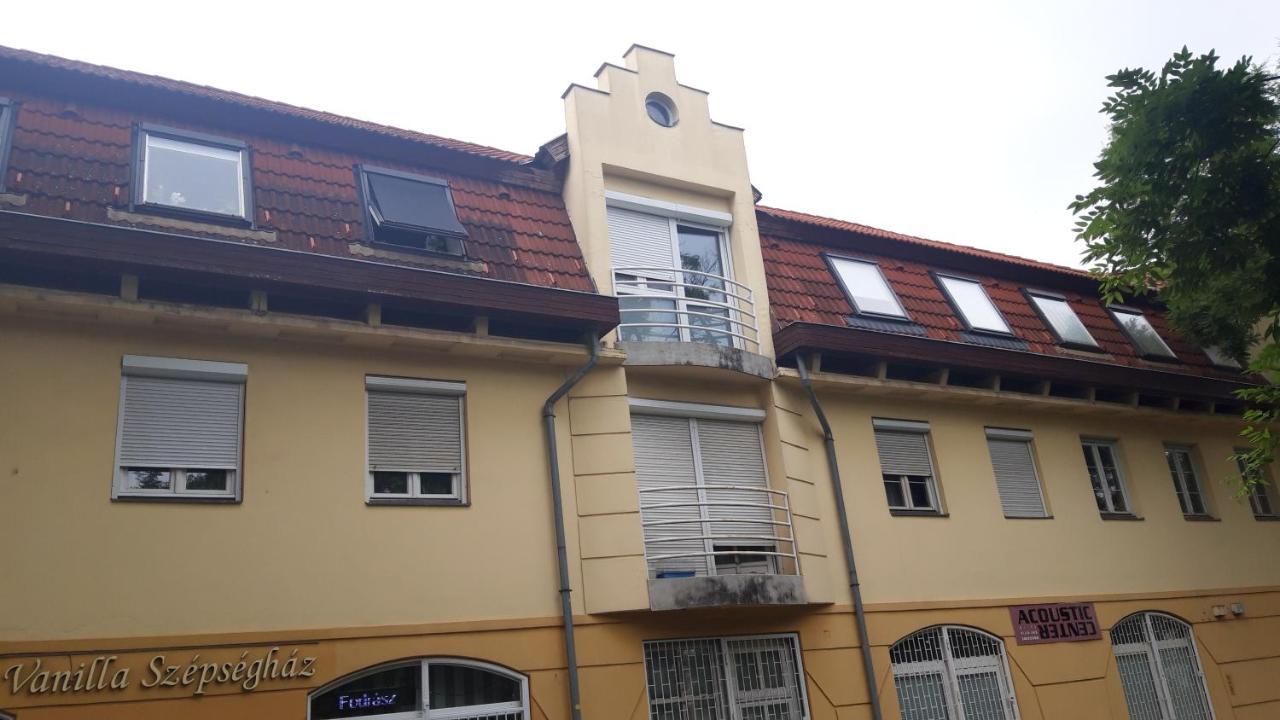 Buckingham Palace Apartman, Debrecen Dış mekan fotoğraf