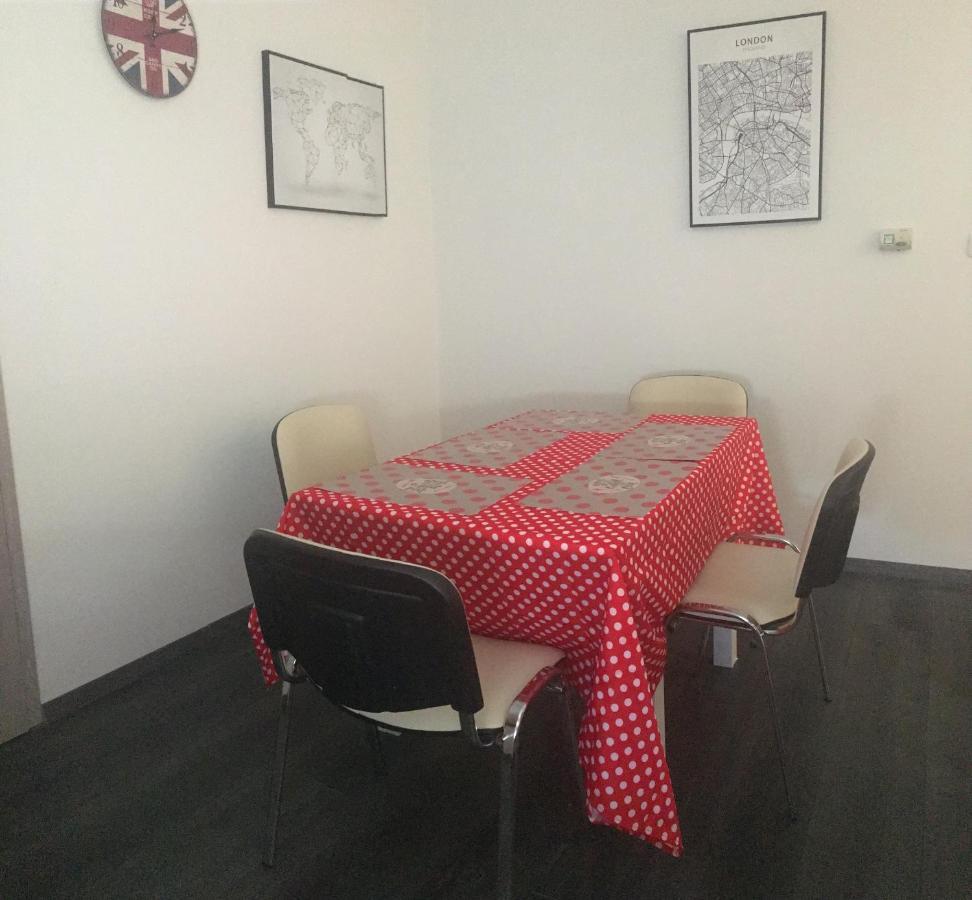 Buckingham Palace Apartman, Debrecen Dış mekan fotoğraf